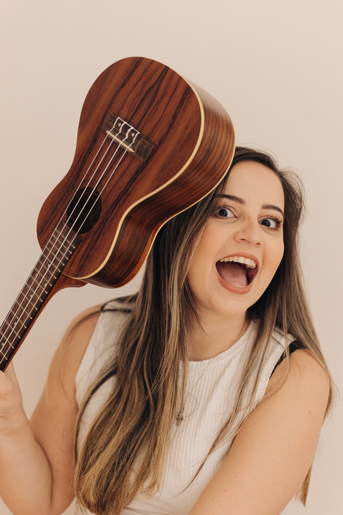 Isa Oliver além do palco — Musicalisa e Isamusicalisa